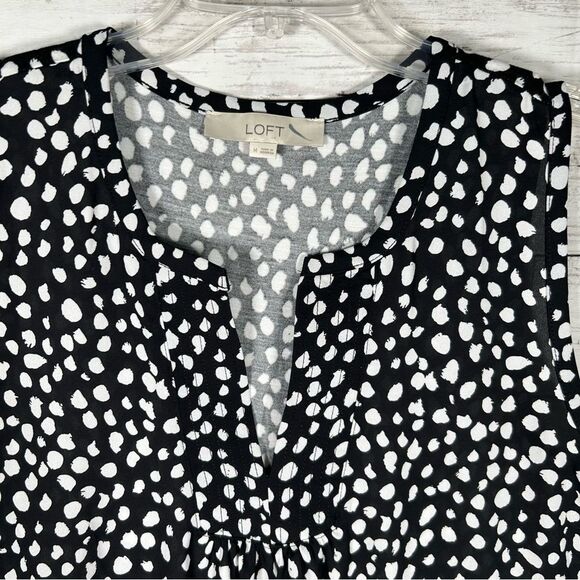 LOFT Split Neck Career Splash Dot Sleeveless Relaxed Black White Top M - Picture 6 of 9